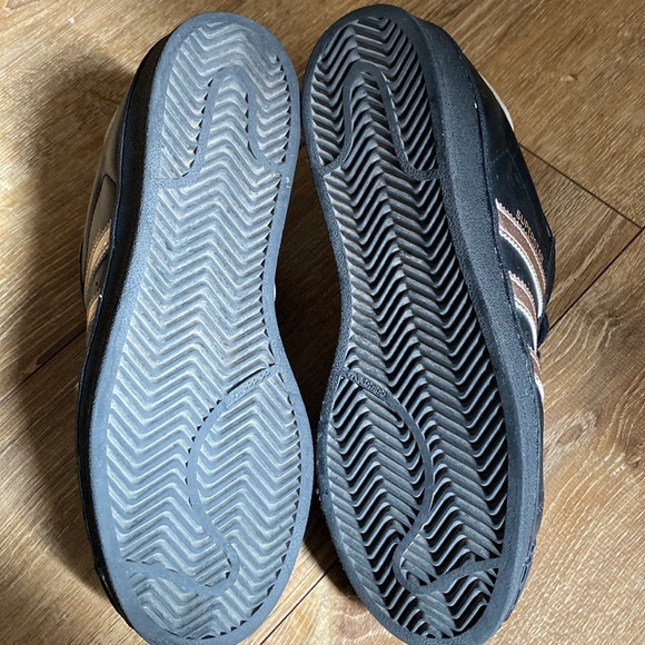 Adidas Superstar Black with Rose Gold - Picture 6 of 6